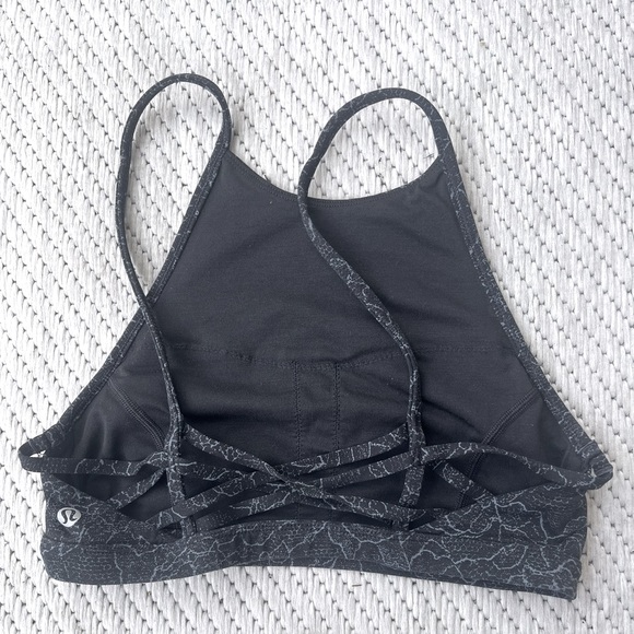 Size 4 Lululemon High Neck Sports Bra - Black and Grey Flower Pattern - Picture 2 of 2